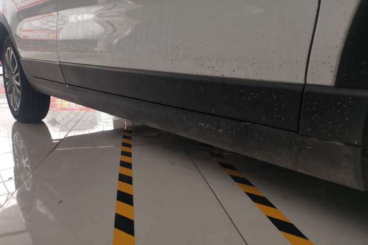 Used Leapmotor T03 2024 310 Comfort Edition Right Side Sill
