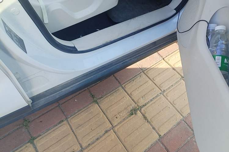 Used Leapmotor T03 2024 200 Lite Edition Right Side Sill