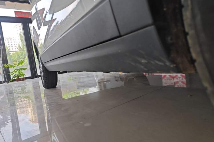 Used Leapmotor T03 2024 310 Comfort Edition Right Side Sill