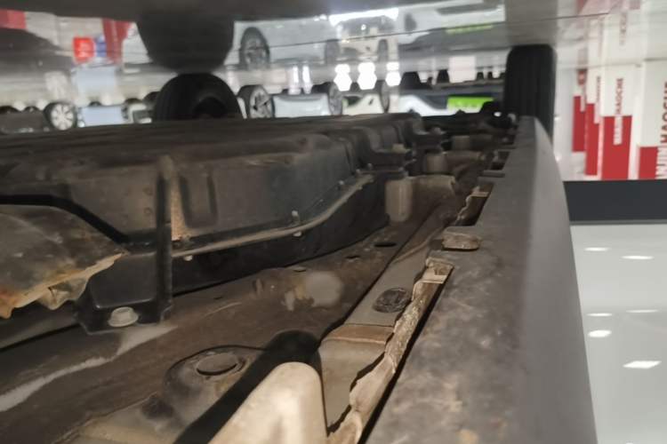 Used Leapmotor T03 2024 200 Lite Edition Right Side Sill