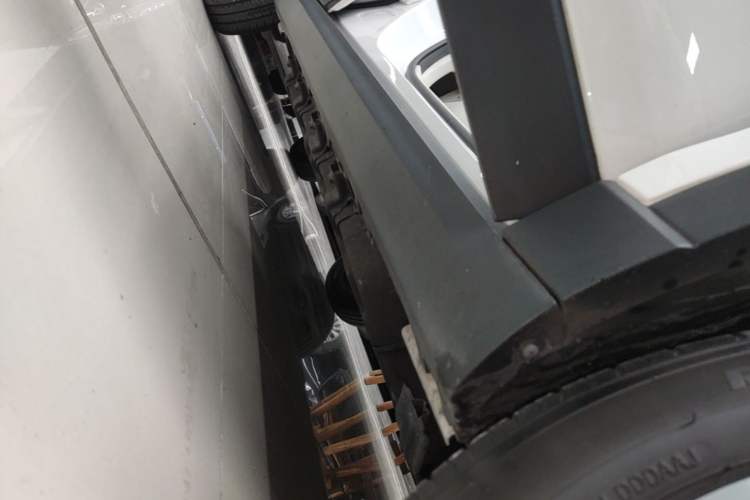 Used Leapmotor T03 2024 310 Comfort Edition Right Side Sill