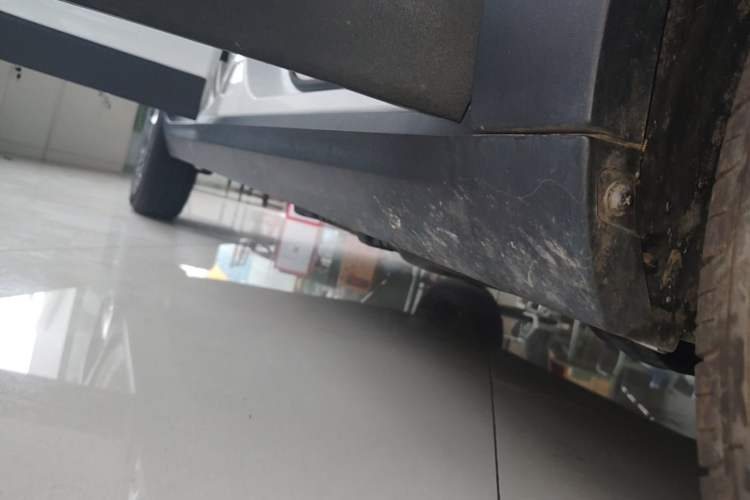 Used Leapmotor T03 2024 200 Lite Edition Right Side Sill