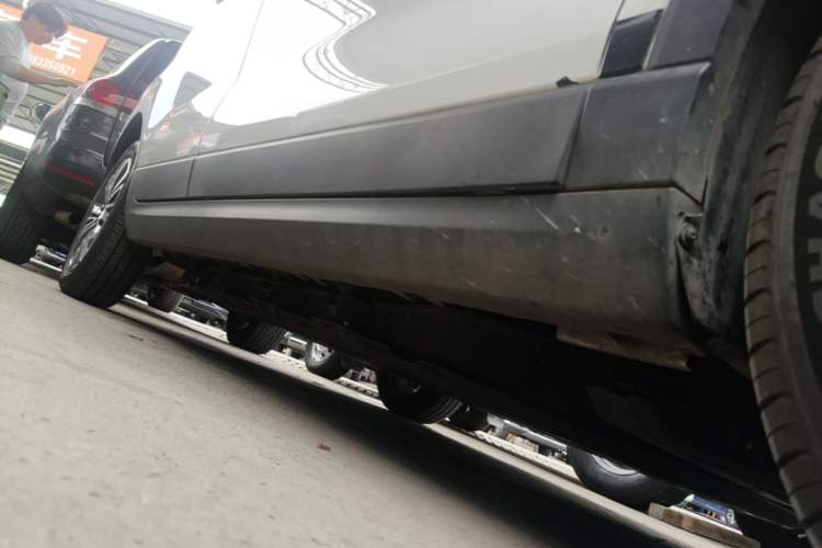 Used Leapmotor T03 2024 403 Comfort Edition Right Side Sill