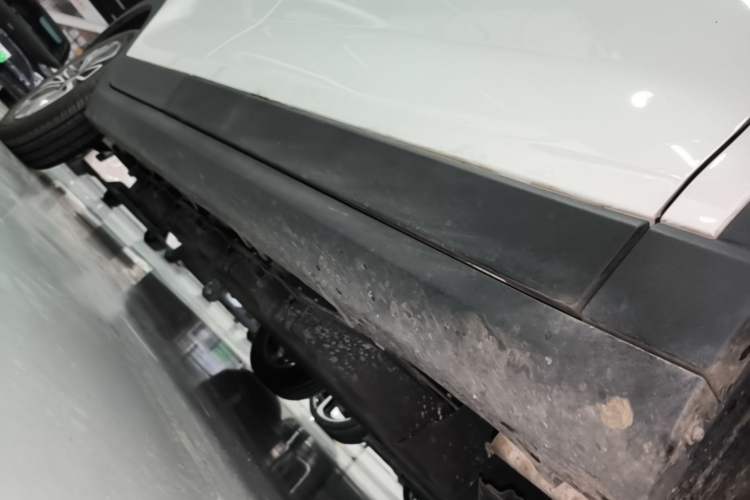 Used Leapmotor T03 2024 403 Comfort Edition Right Side Sill
