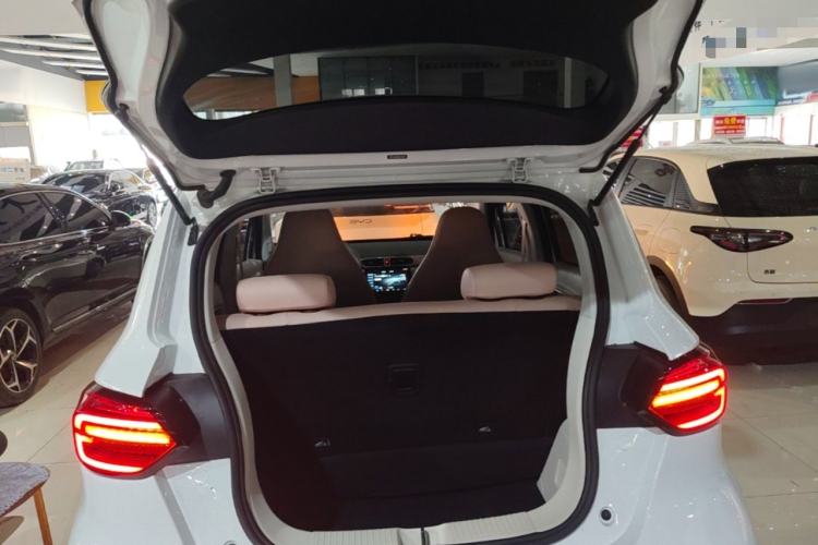 Used Leapmotor T03 2024 200 Lite Edition Trunk