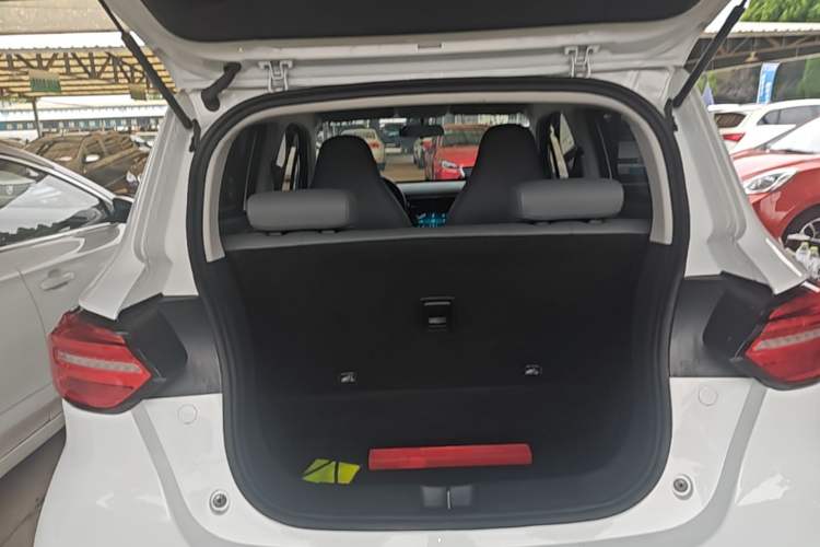 Used Leapmotor T03 2024 200 Lite Edition Trunk
