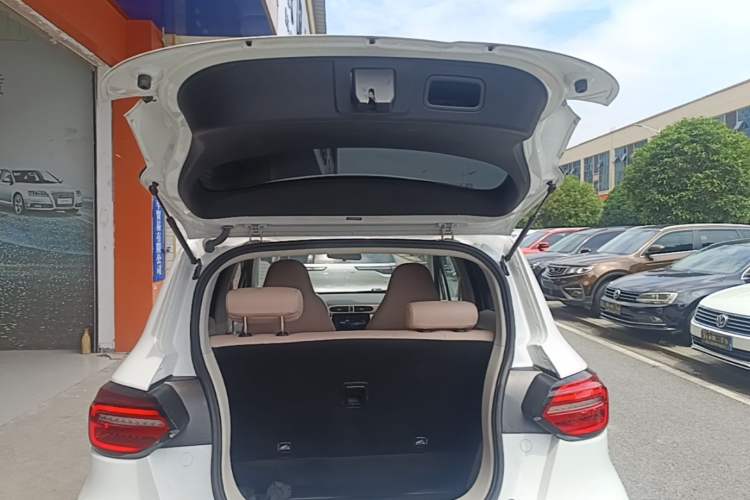Used Leapmotor T03 2024 200 Lite Edition Trunk