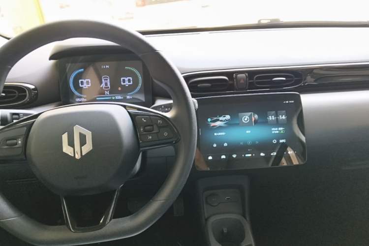Used Leapmotor T03 2025 403 Comfort Edition Center Console