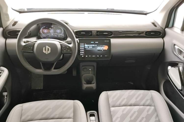 Used Leapmotor T03 2025 403 Comfort Edition Center Console