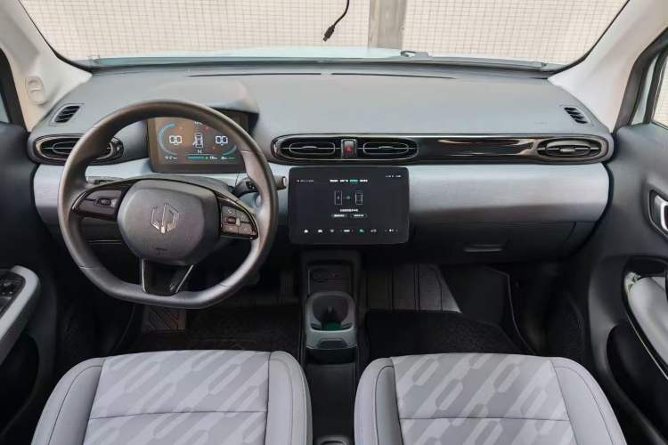 Used Leapmotor T03 2025 310 Comfort Edition Center Console