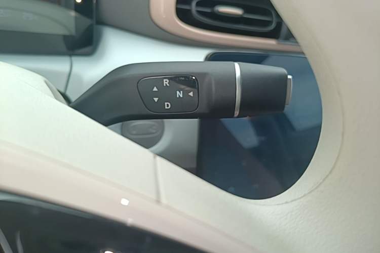 Used Leapmotor T03 2025 403 Comfort Edition Gear Lever