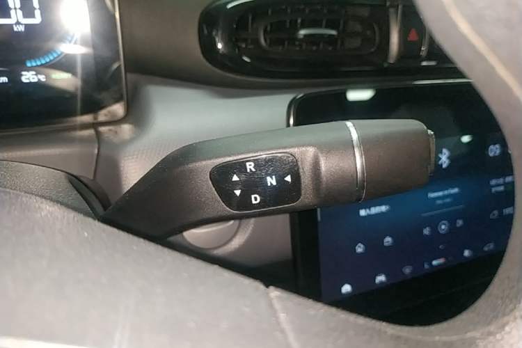 Used Leapmotor T03 2025 403 Comfort Edition Gear Lever