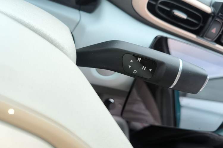 Used Leapmotor T03 2025 403 Comfort Edition Gear Lever