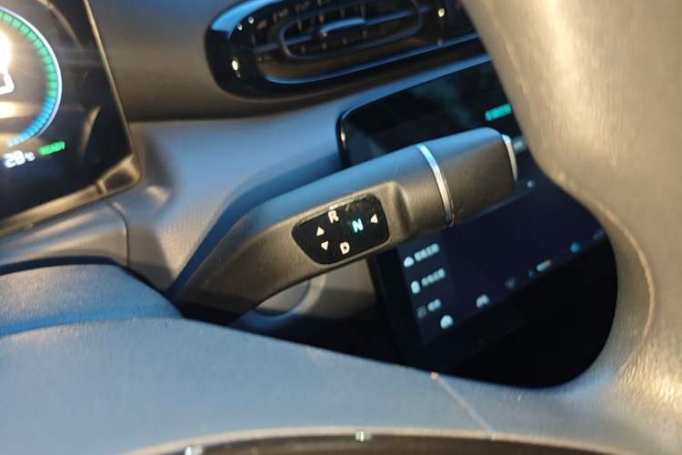 Used Leapmotor T03 2025 403 Comfort Edition Gear Lever