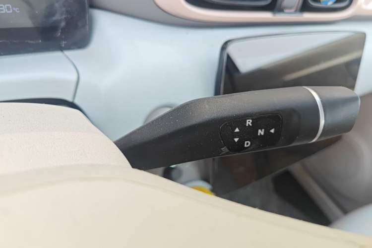 Used Leapmotor T03 2025 310 Comfort Edition Gear Lever