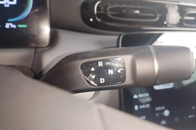 Used Leapmotor T03 2025 403 Comfort Edition Gear Lever