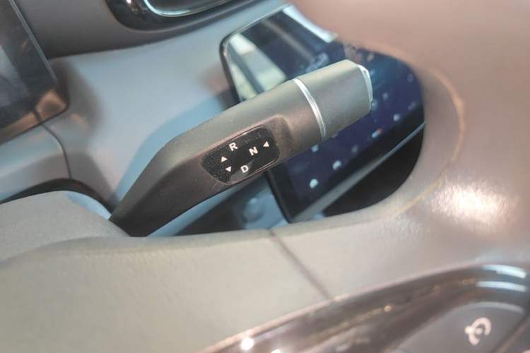Used Leapmotor T03 2025 403 Comfort Edition Gear Lever