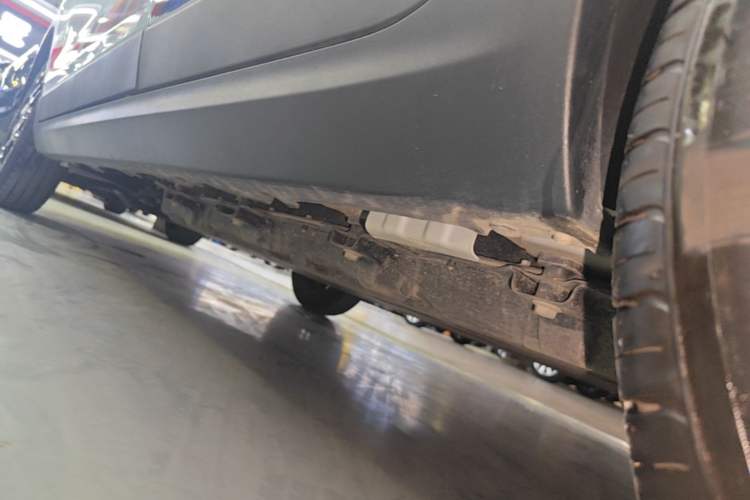 Used Leapmotor T03 2025 310 Comfort Edition Left Side Sill