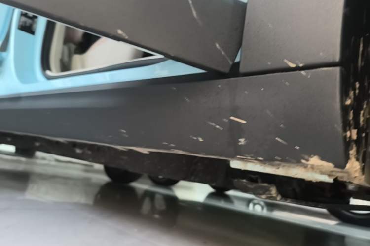 Used Leapmotor T03 2025 403 Comfort Edition Right Side Sill