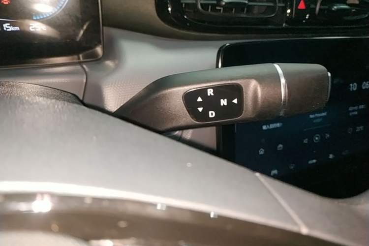 Used Leapmotor T03 2025 403 Comfort Edition Gear Lever