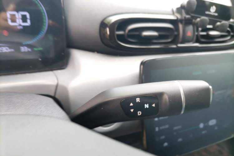 Used Leapmotor T03 2025 310 Comfort Edition Gear Lever