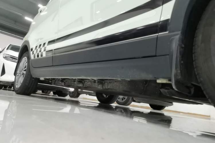 Used Leapmotor T03 2025 403 Comfort Edition Right Side Sill