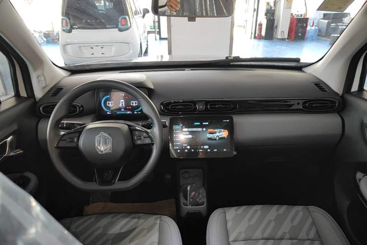 Used Leapmotor T03 2025 310 Comfort Edition Center Console