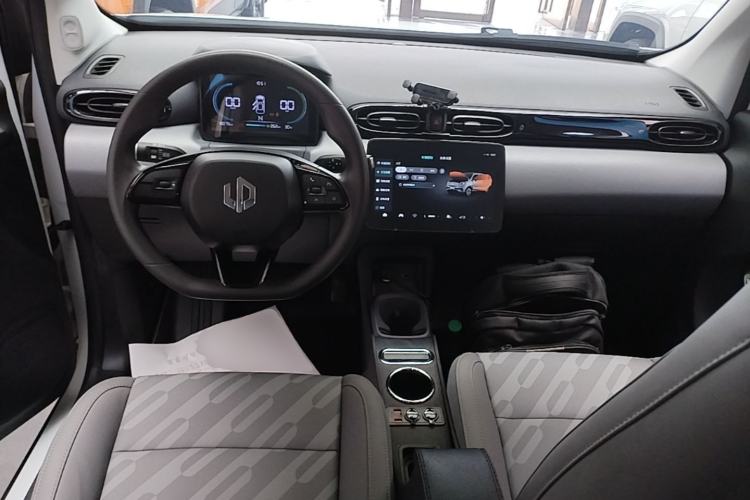 Used Leapmotor T03 2025 403 Comfort Edition Center Console