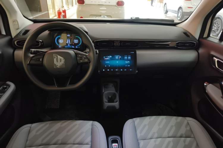 Used Leapmotor T03 2025 310 Comfort Edition Center Console