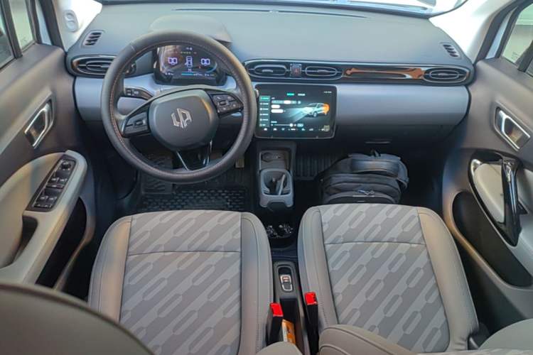 Used Leapmotor T03 2025 310 Comfort Edition Center Console