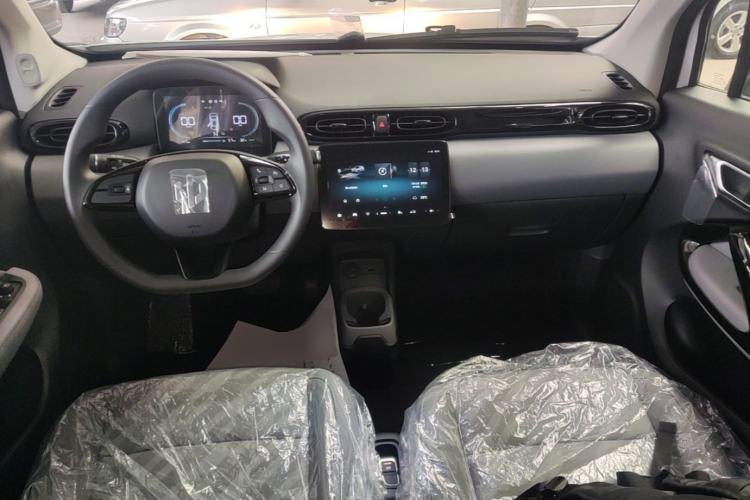 Used Leapmotor T03 2025 310 Comfort Edition Center Console