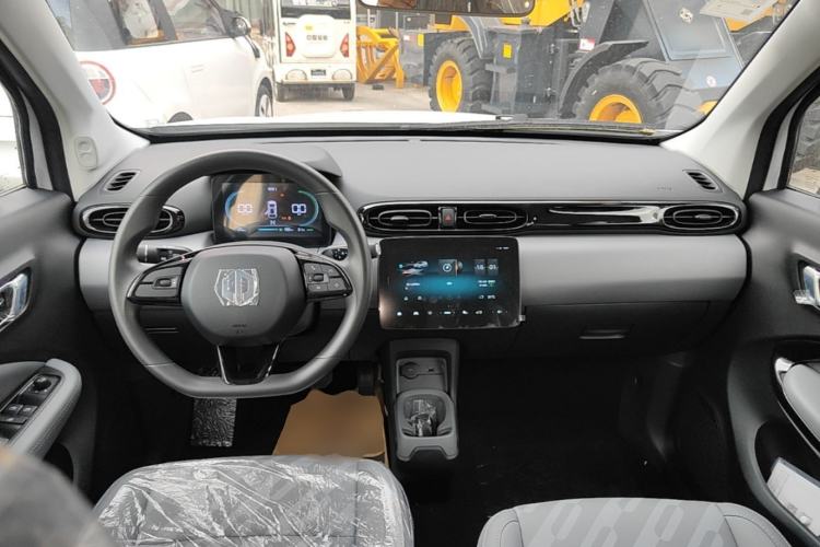 Used Leapmotor T03 2025 310 Comfort Edition Center Console