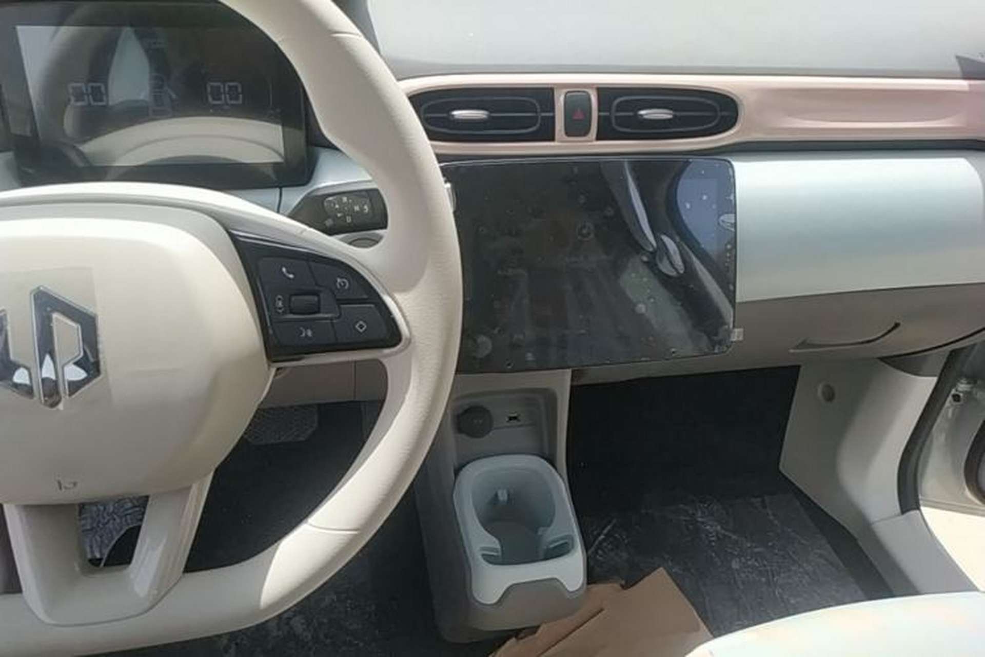 Used Leapmotor T03 2025 310 Comfort Edition Center Console