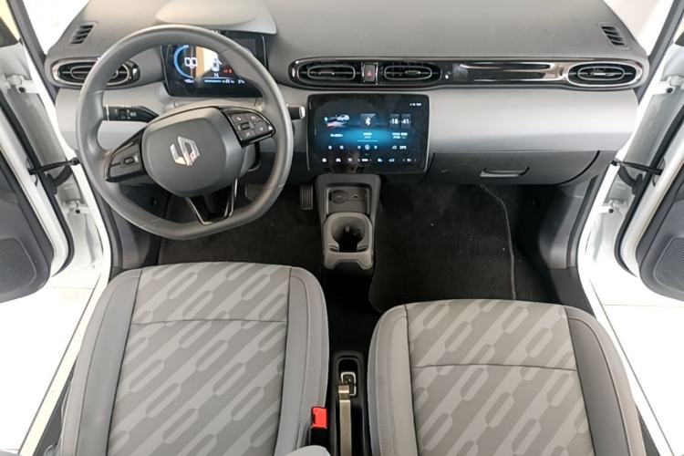 Used Leapmotor T03 2025 310 Comfort Edition Center Console