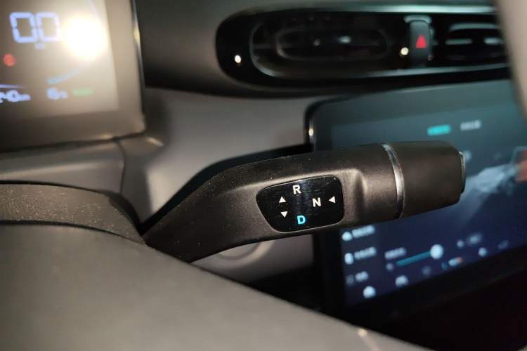 Used Leapmotor T03 2025 310 Comfort Edition Gear Lever