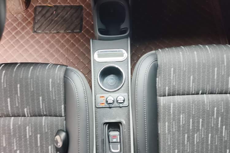 Used Leapmotor T03 2025 403 Comfort Edition Gear Lever