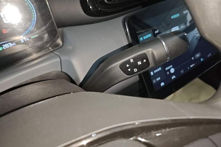 Used Leapmotor T03 2025 310 Comfort Edition Gear Lever