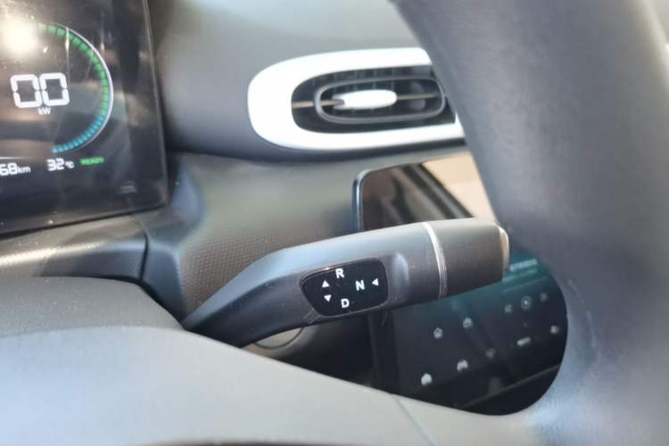Used Leapmotor T03 2025 310 Comfort Edition Gear Lever