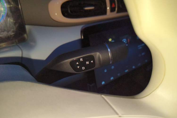 Used Leapmotor T03 2025 310 Comfort Edition Gear Lever