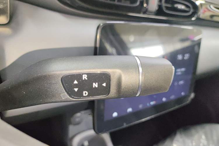 Used Leapmotor T03 2025 310 Comfort Edition Gear Lever