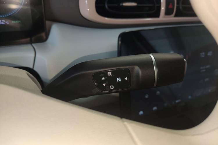 Used Leapmotor T03 2025 310 Comfort Edition Gear Lever