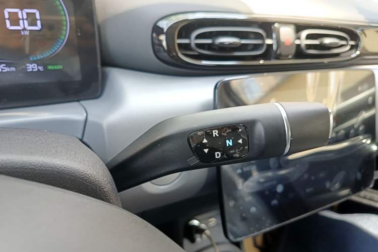 Used Leapmotor T03 2025 310 Comfort Edition Gear Lever