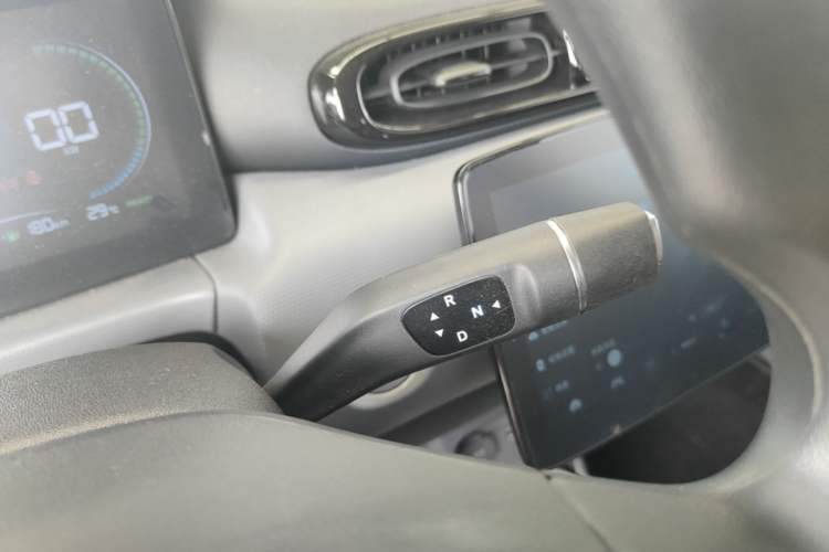 Used Leapmotor T03 2025 310 Comfort Edition Gear Lever