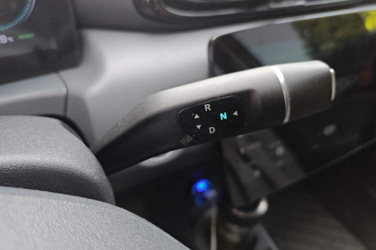 Used Leapmotor T03 2025 310 Comfort Edition Gear Lever