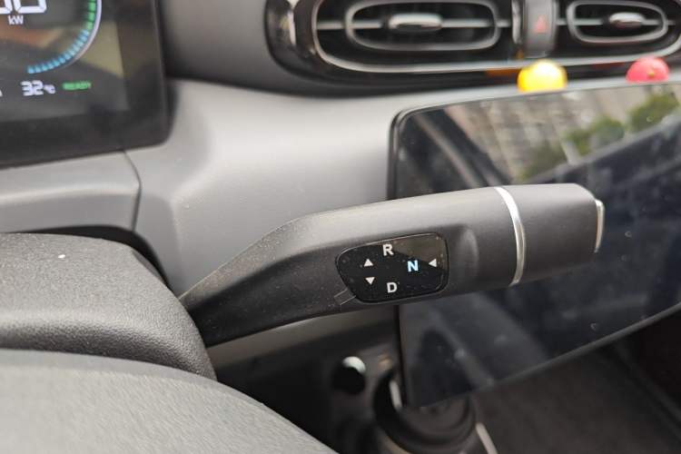 Used Leapmotor T03 2025 310 Comfort Edition Gear Lever