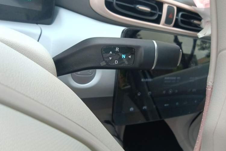 Used Leapmotor T03 2025 403 Comfort Edition Gear Lever