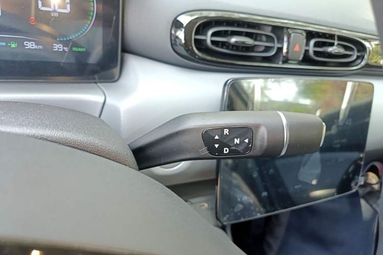 Used Leapmotor T03 2025 310 Comfort Edition Gear Lever