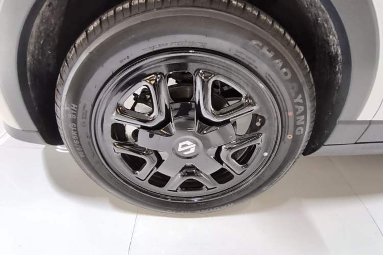 Used Leapmotor T03 2025 310 Comfort Edition Left Front Wheel Hub