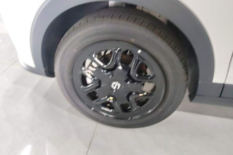 Used Leapmotor T03 2025 310 Comfort Edition Left Front Wheel Hub