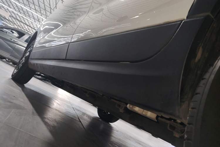Used Leapmotor T03 2025 310 Comfort Edition Left Side Sill